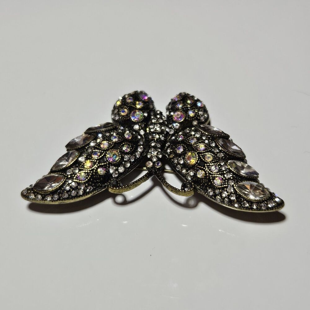 Vintage Gold Tone Aurora Borealis Clear Rhinestone Butterfly Sparkly Brooch - Picture 9 of 10